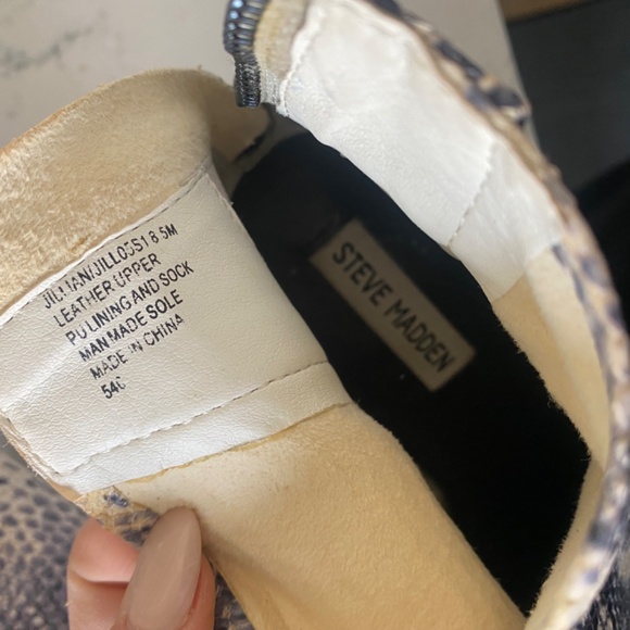 Steve Madden snake skin boots - Picture 6 of 6